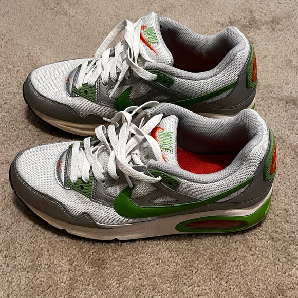 Nike - Picture 2 of 6